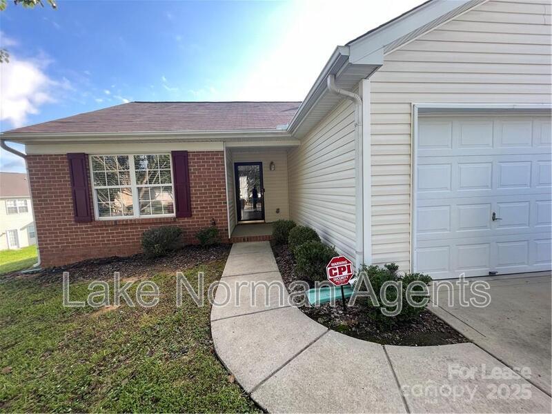Charlotte House: 1216 Elise Marie Drive