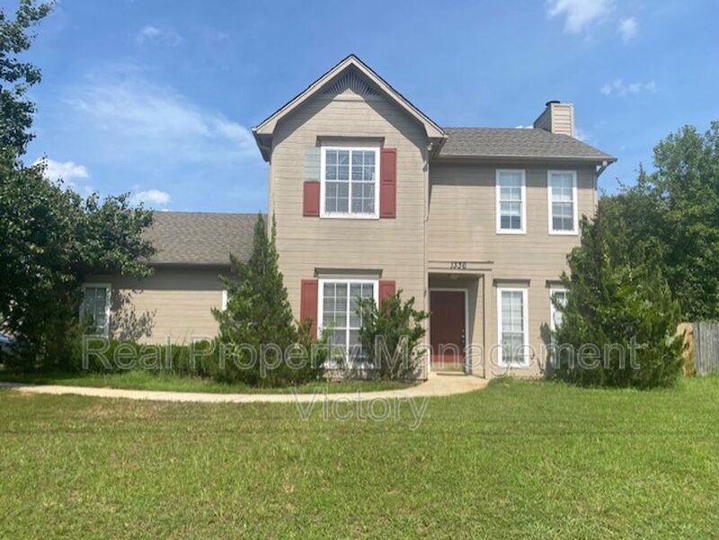 Alabaster House: 1336 Royalty Dr