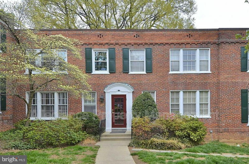 Arlington House: 2015 Key Boulevard