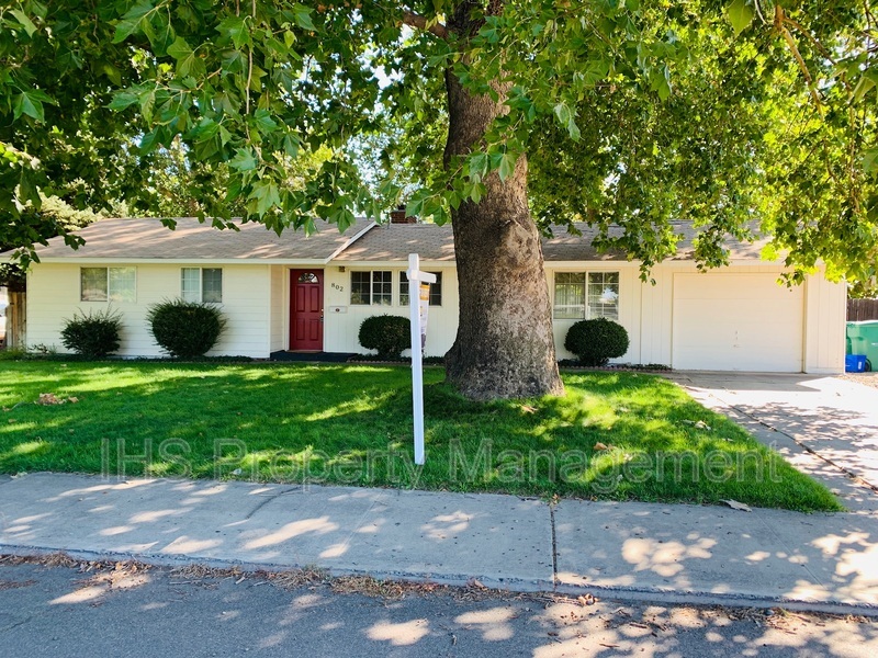 Kenewick House: 802 N Keller St