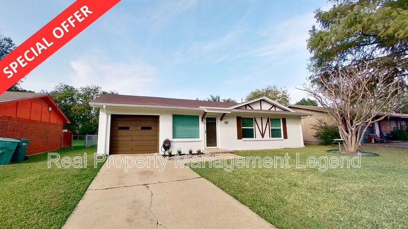 Sherman House: 717 E Martin Lane