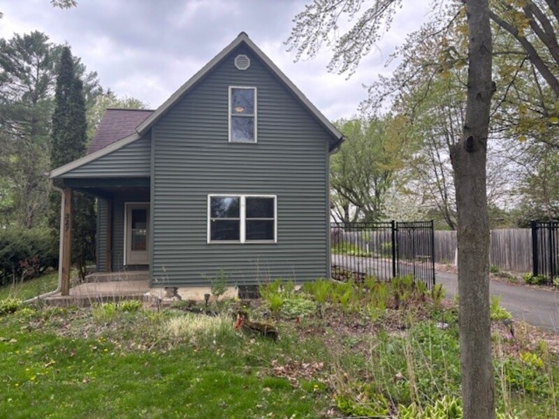 Amherst House: 327 George Street