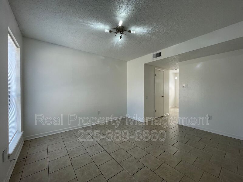 Baton Rouge Townhome: 1511 Cristy Dr.
