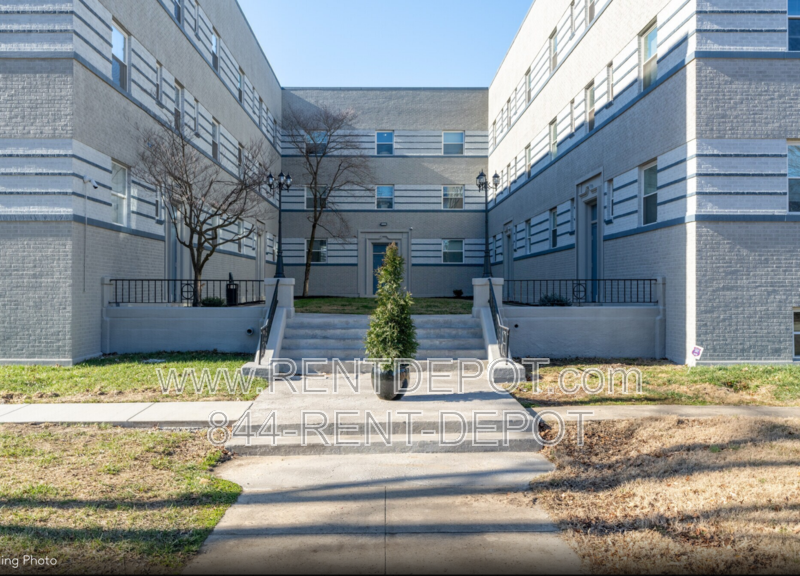 Evansville House: 1407 Howard St