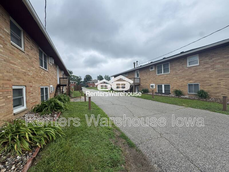 Ankeny Condo: 110 NW College Ave