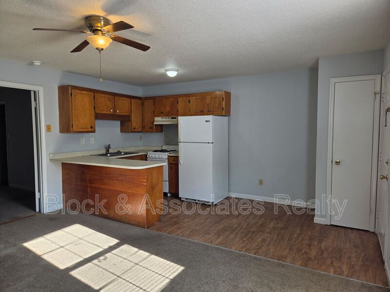 Randleman Condo: 306 Reece Ave