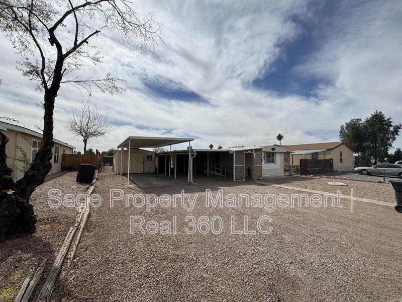 Mesa House: 7635 E Golf Ave