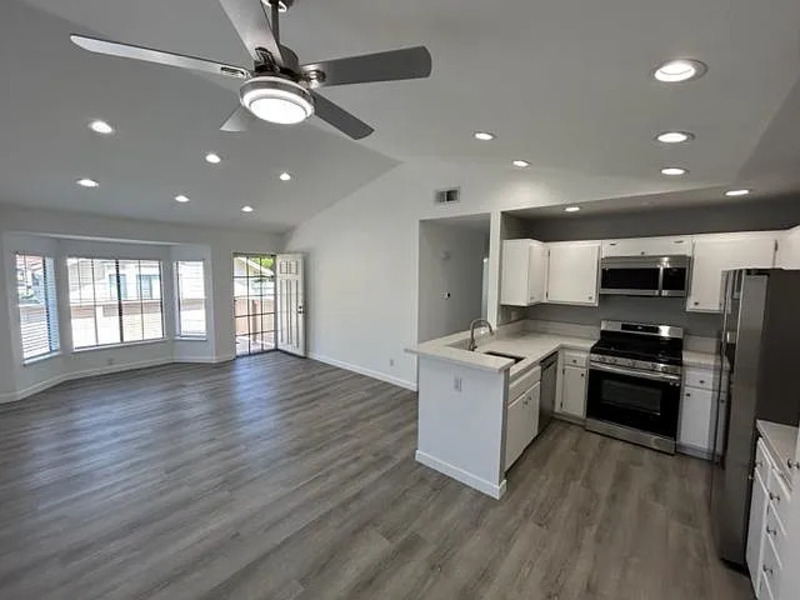 Stanton Condo: 7720 Riverdale Way