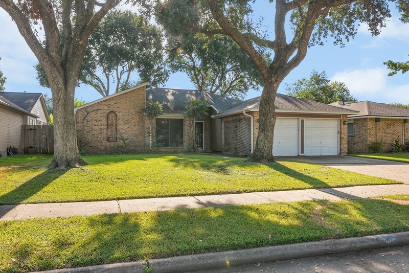 Richmond House: 934 Holly Hall Drive