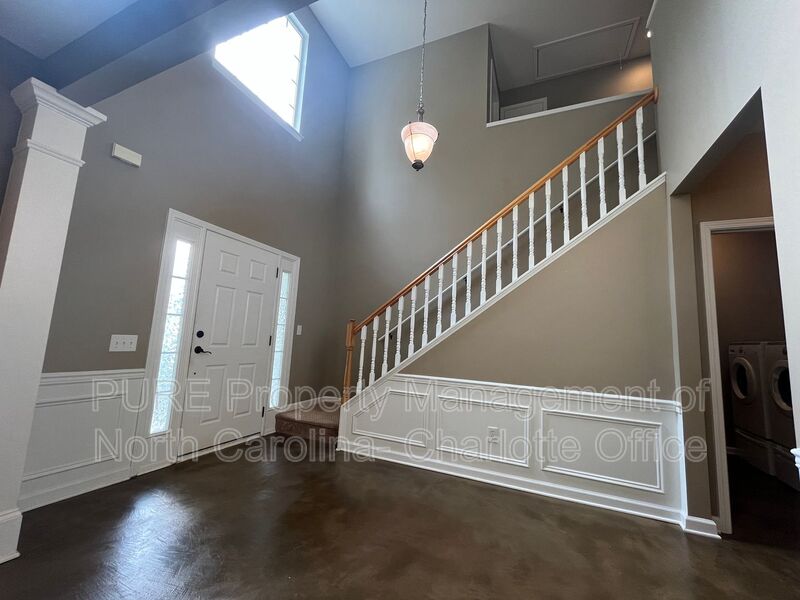 Charlotte House: 8903 Darcy Hopkins Drive