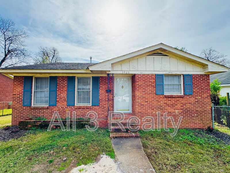 Montgomery House: 2928 McQueen Street