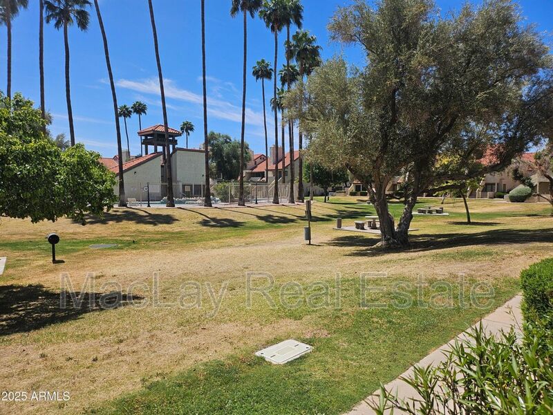 Mesa House: 30 E. Brown Road