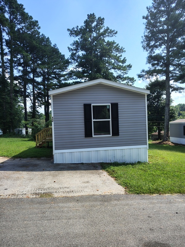 ELLENWOOD House: 12 Poole Circle