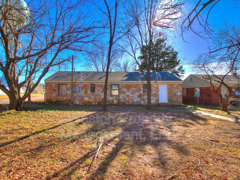The Village House: 2101 Westchester Drive