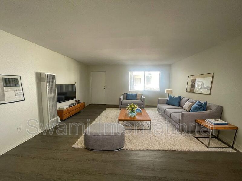 Inglewood Condo: 345 E. Stepney St.