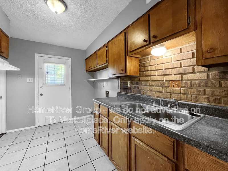 Memphis Townhome: 3436 Woodhollow Dr