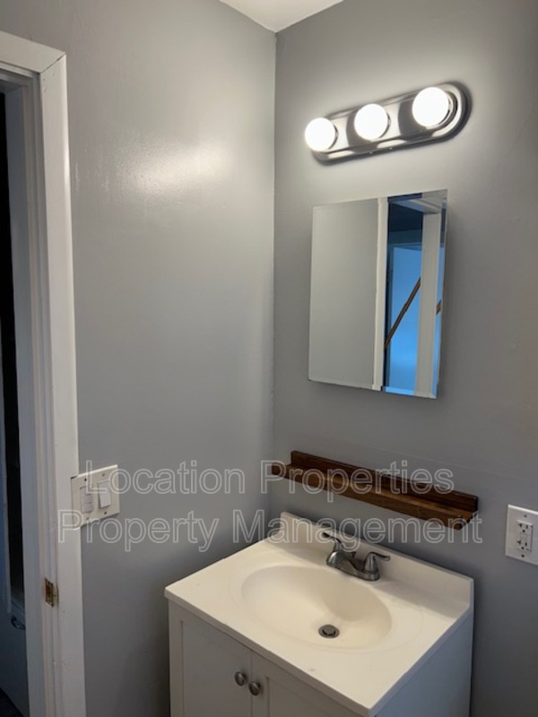 2226 Ohio Street, Lawrence, Kansas rental photo 5 of 10