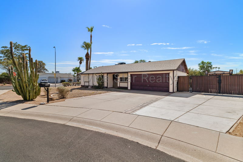 Tempe House: 1223 W Oxford Dr