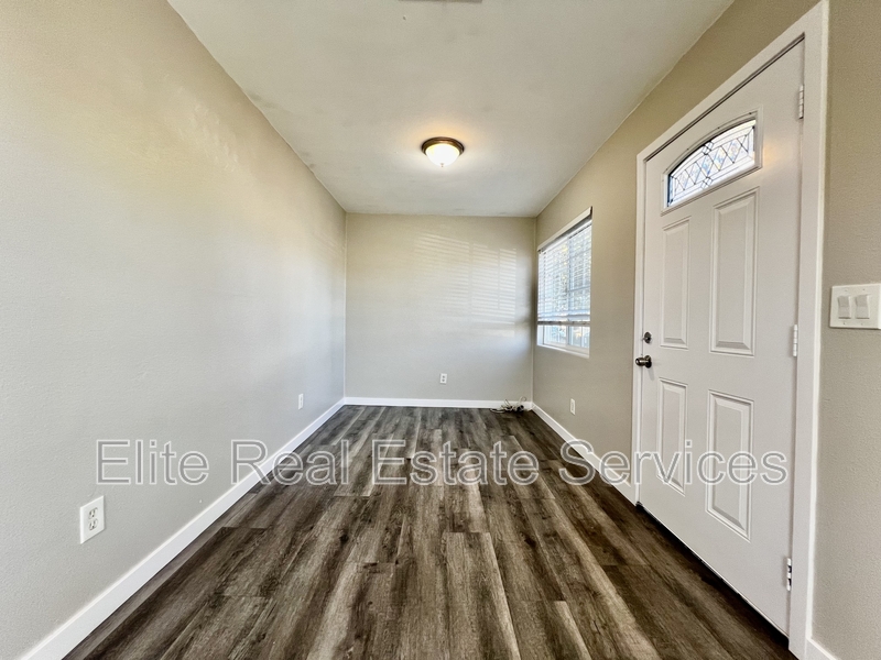 Chula Vista House: 118 Cedar Avenue