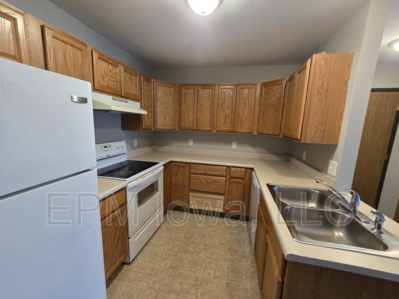 Waterloo House: 611  Johnson Street #7