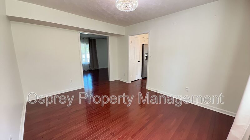 Spacious 4-Bedroom Cul-de-Sac Home with Fenced Yard! - Photo 13