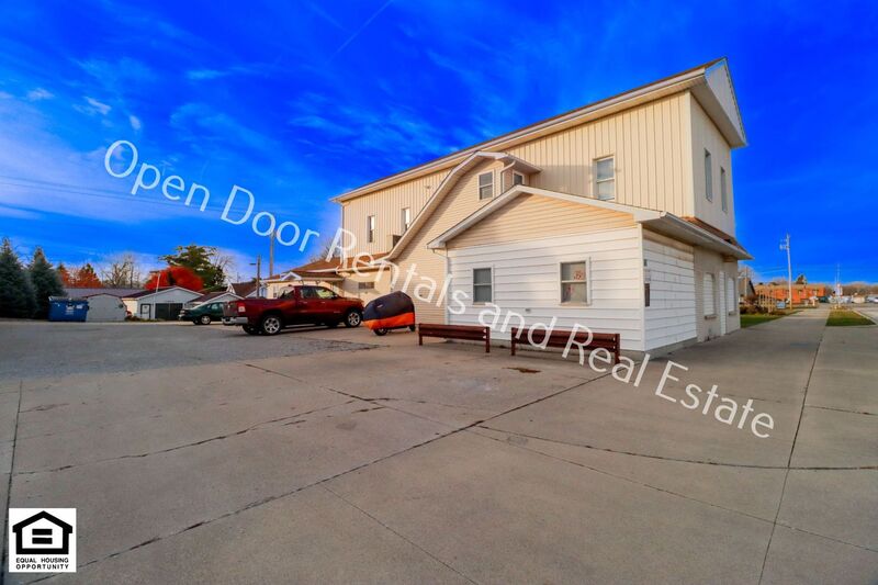 Waterloo Condo: 255 S Wayne St - Apt 202