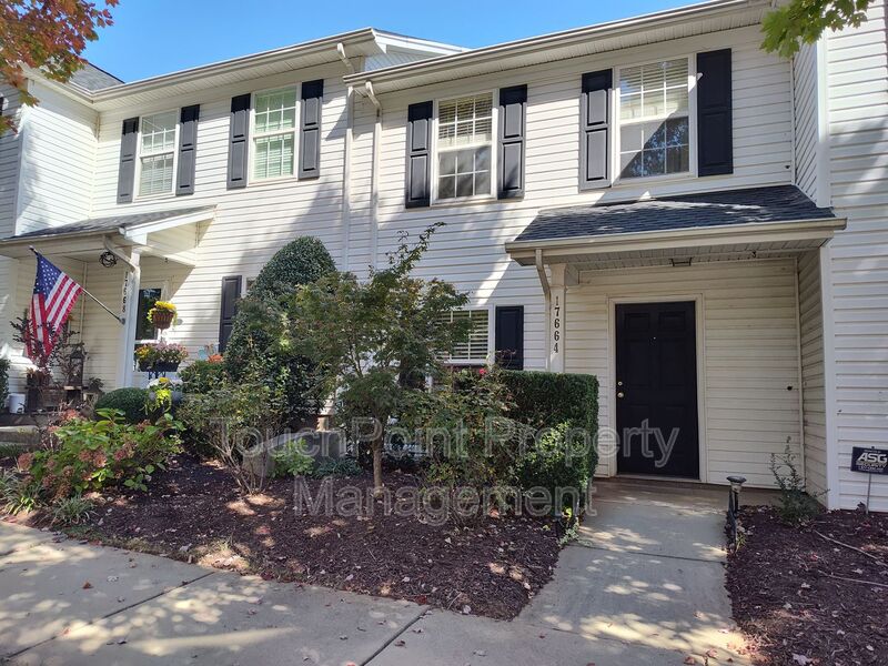 Cornelius Townhome: 17664 Caldwell Track Drive