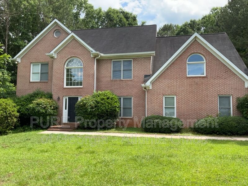 Stockbridge House: 3213 Southridge