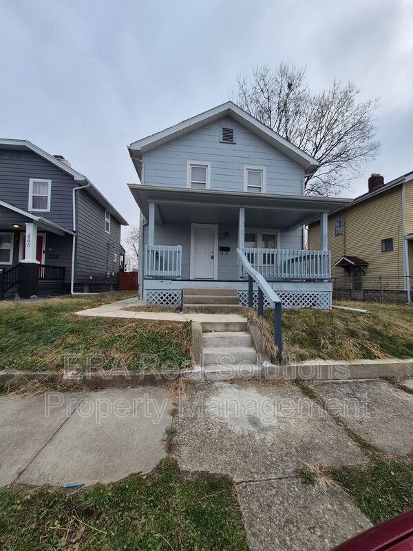 Columbus House: 452 Catherine St