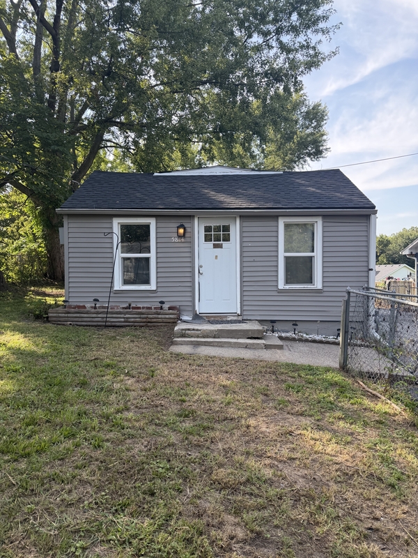 Kansas City House: 5814 Northeast Gunn Avenue