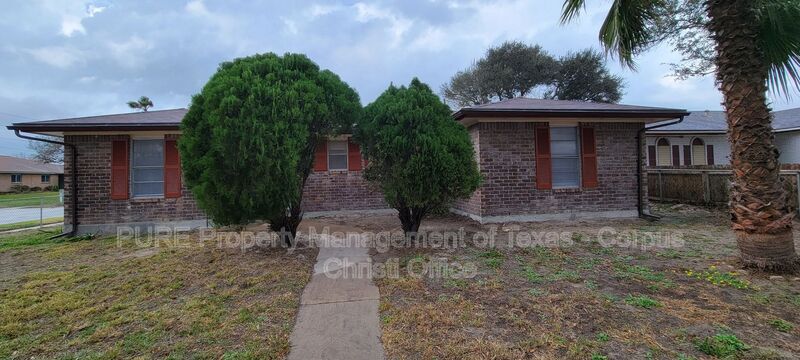 Corpus Christi House: 2255 Lombardy Dr