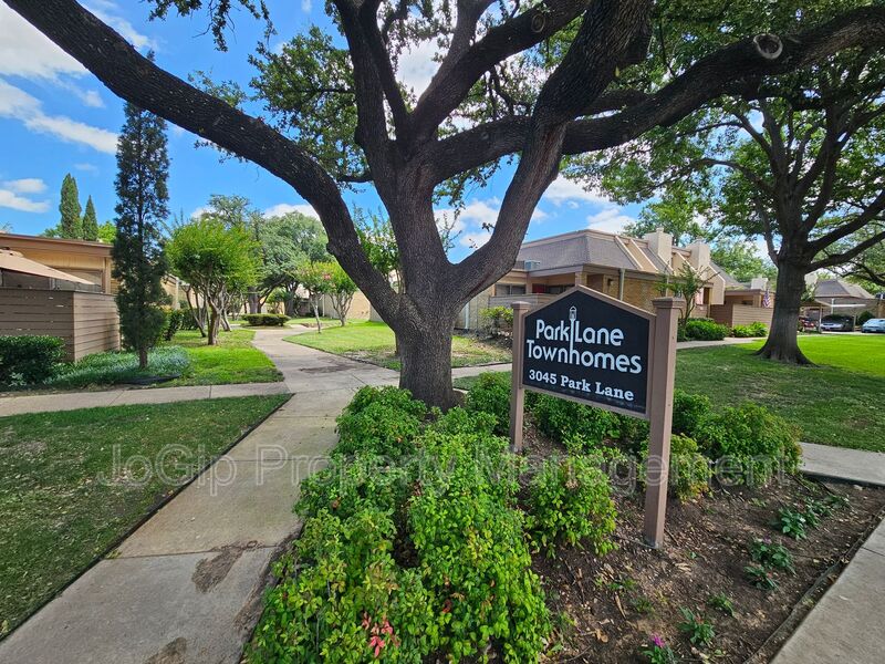 Dallas Condo: 3121 Park Lane