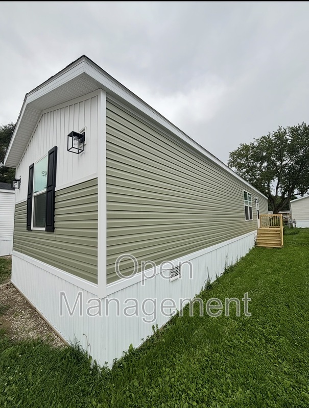 Jackson House: 328 Kevin Drive