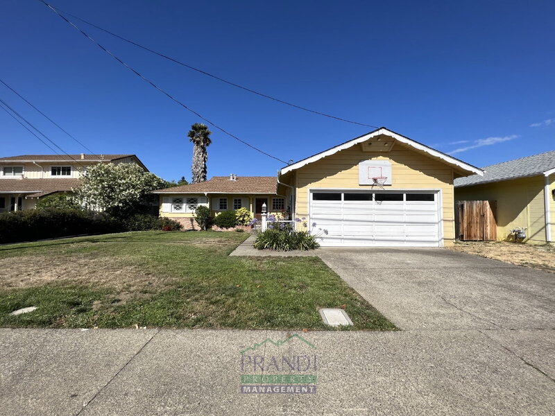 Corte Madera House: 25 El Camino Dr