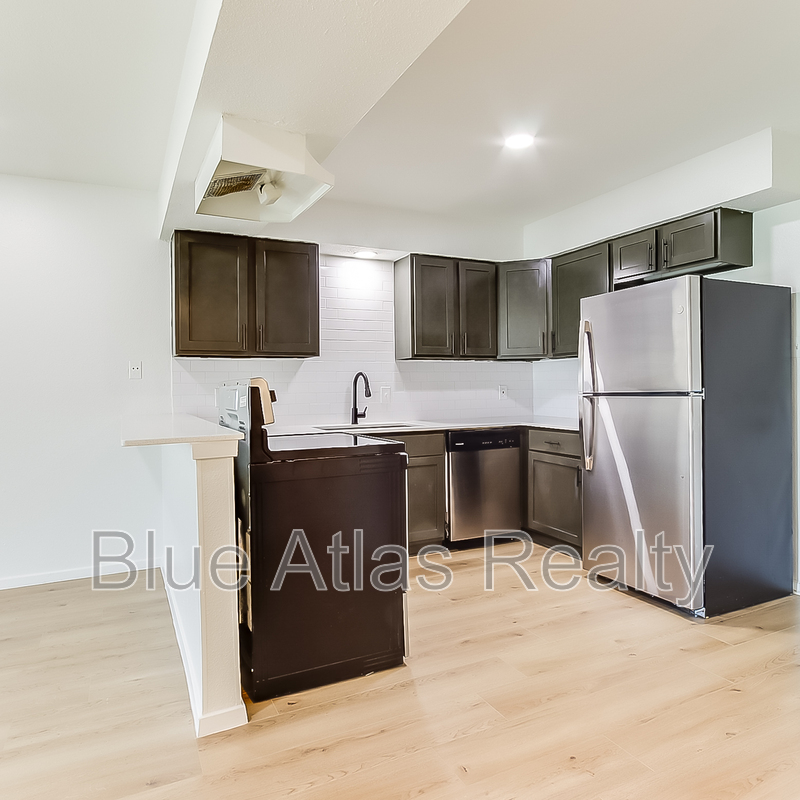 Everman Townhome: 408 Noble Avenue - D