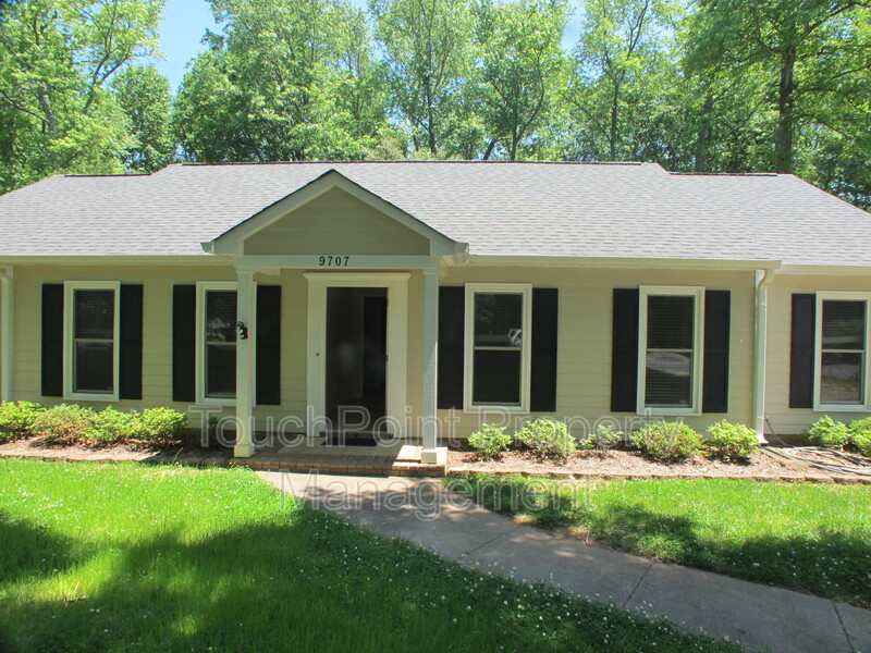 Charlotte House: 9707 Covedale Drive
