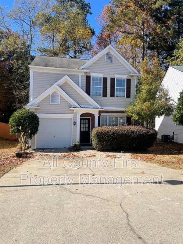 Duluth House: 2884 Regent Walk Dr