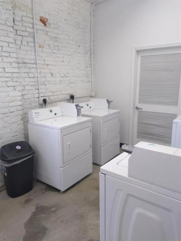 Davenport Condo: 427 Brady St. #3