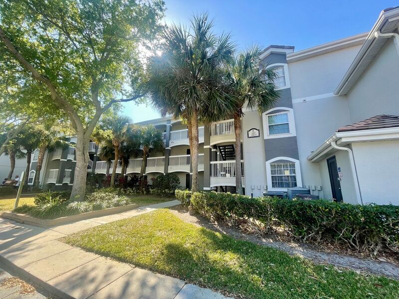 Orlando Condo: 13827 Fairway Island Drive