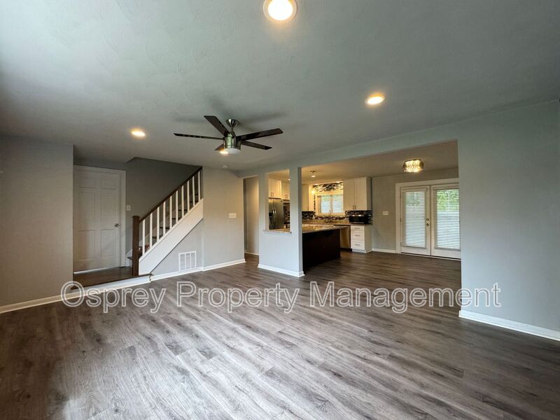 Welcome to this beautiful Single Family Home!  - Photo 3