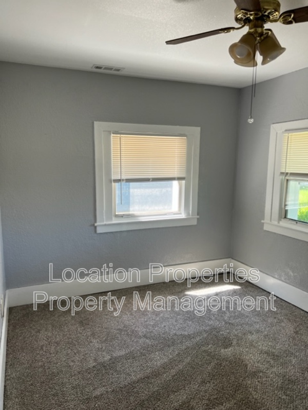 2226 Ohio Street, Lawrence, Kansas rental photo 8 of 10