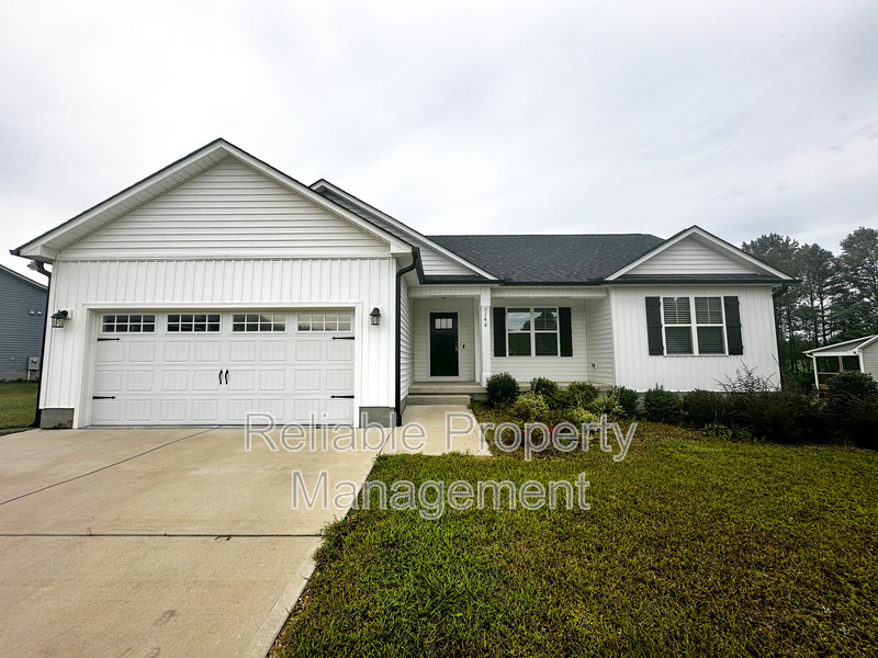 Middlesex House: 146 Pine Meadow Way
