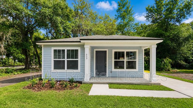 Jacksonville House: 609 30th St E