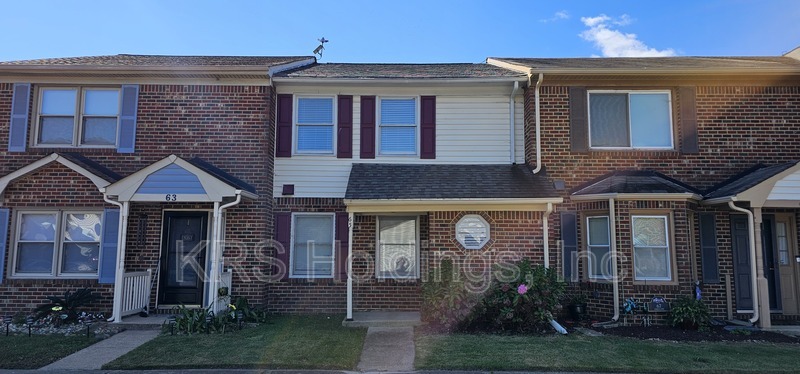 Hampton Townhome: 65 Dawn Lane