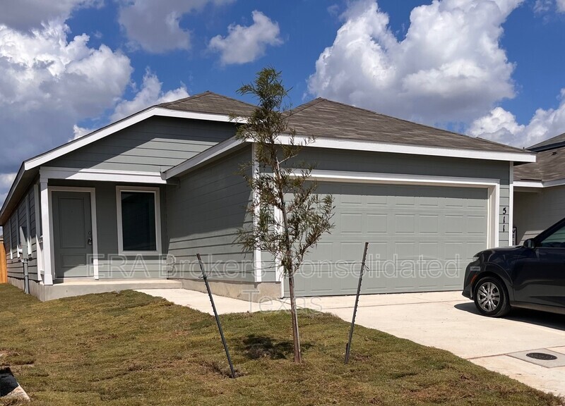 Marion House: 511 Sarah Way