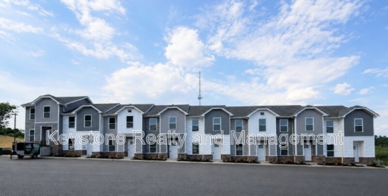 Clarksville Townhome: 919 Martin Street