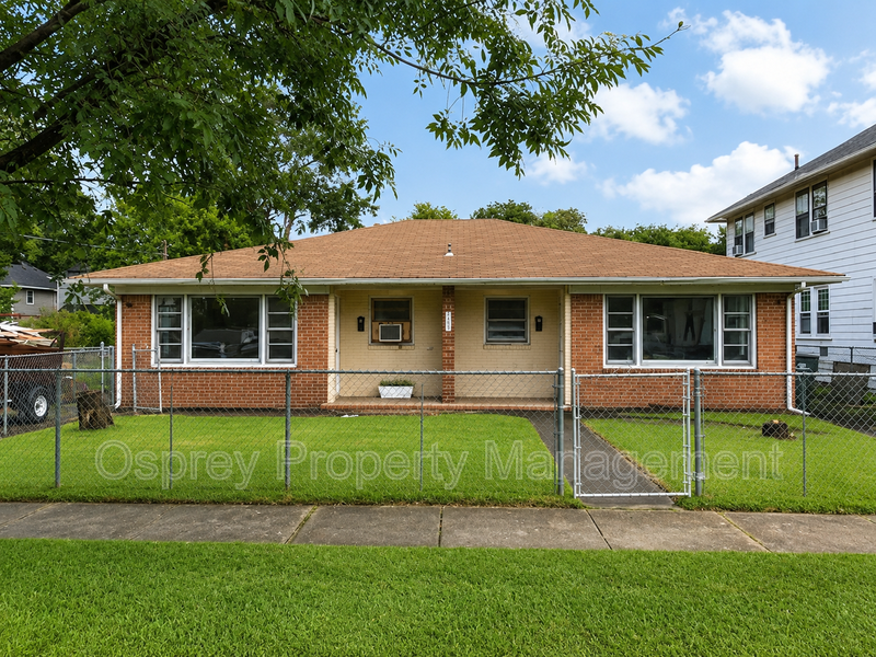 Charming 2 Bedroom Duplex with Modern Upgrades - Photo 1