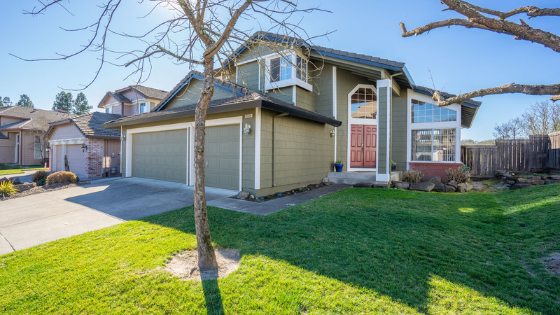 Windsor House: 9520 Wellington Circle