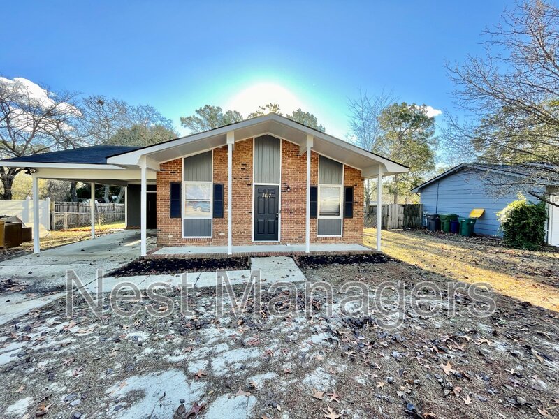 Hope Mills House: 3617 Metric Dr
