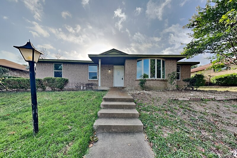 Dallas House: 7624 Oak Garden Trl